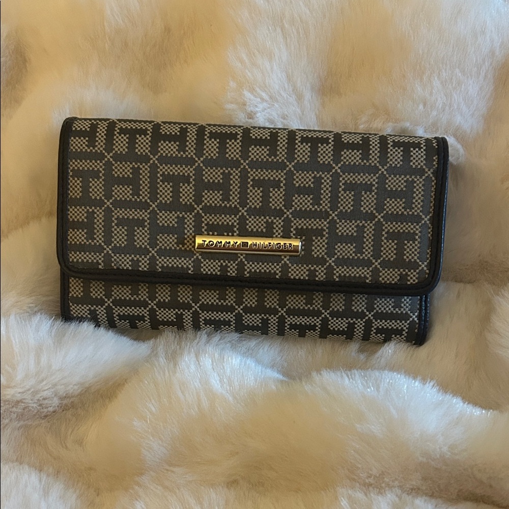 Tommy Hilfiger Brown Wallet